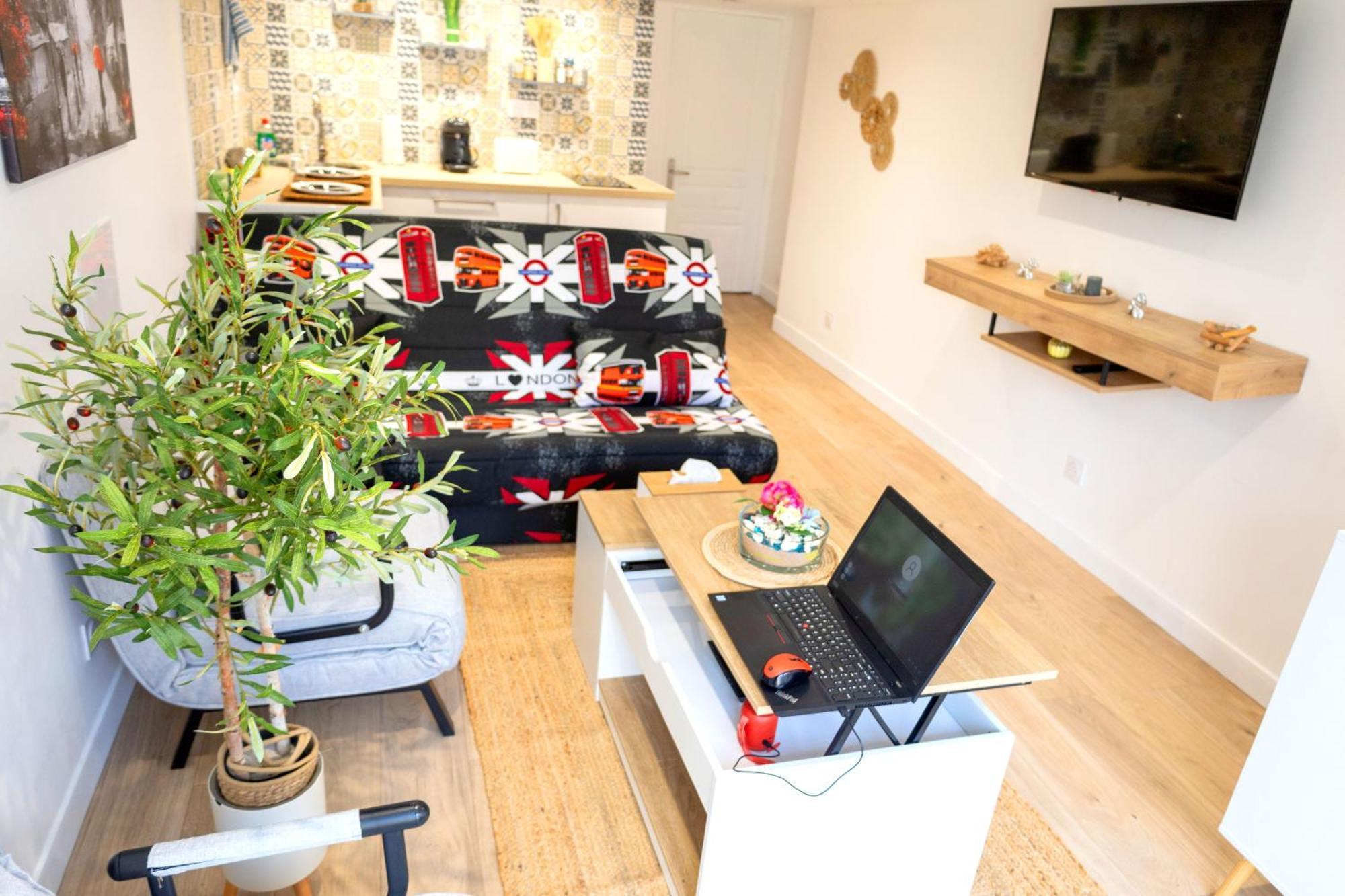 The Silent Green Lounge, Noisiel Exterior foto